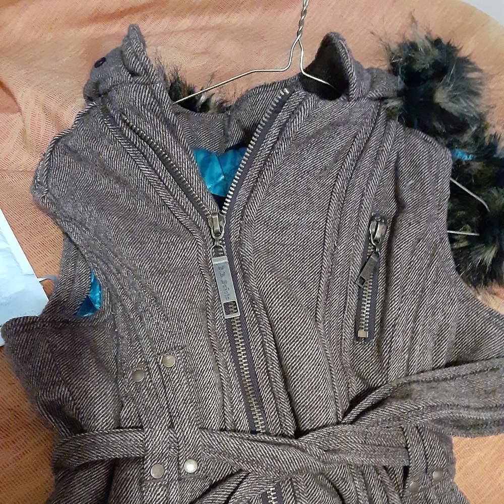 B.b. dakota vest